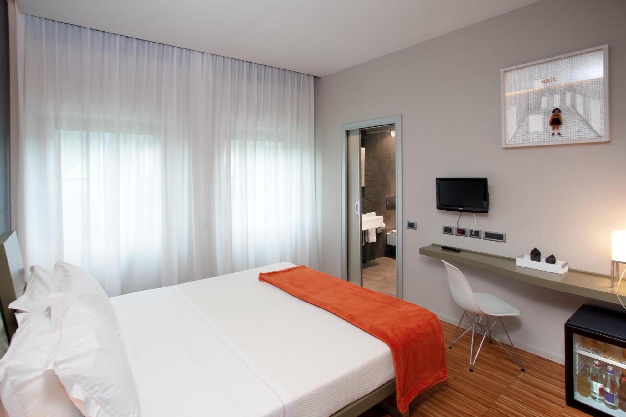 Alter Hotel Barge Luaran gambar