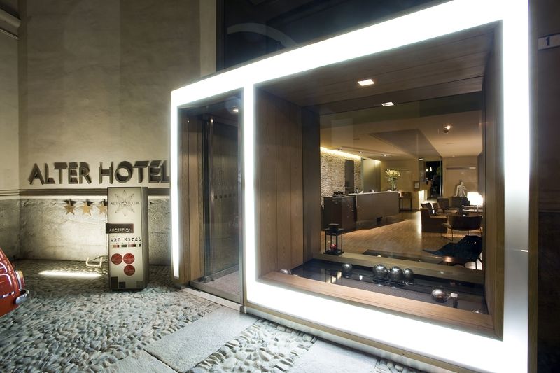 Alter Hotel Barge Luaran gambar